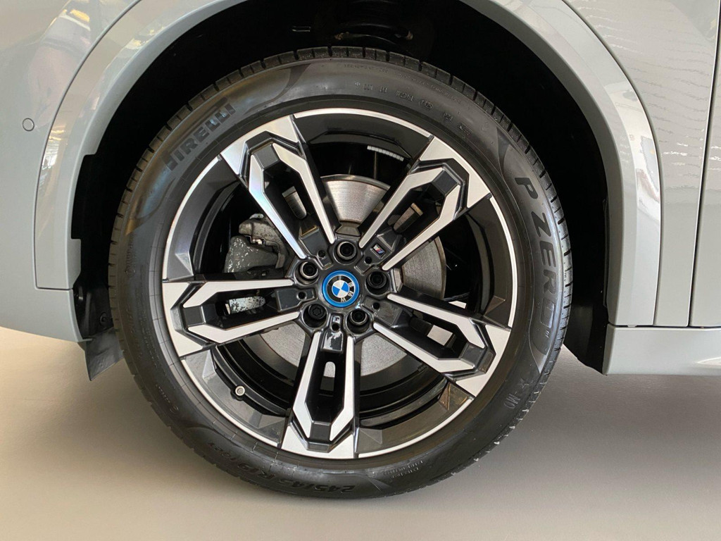 BMW iX2