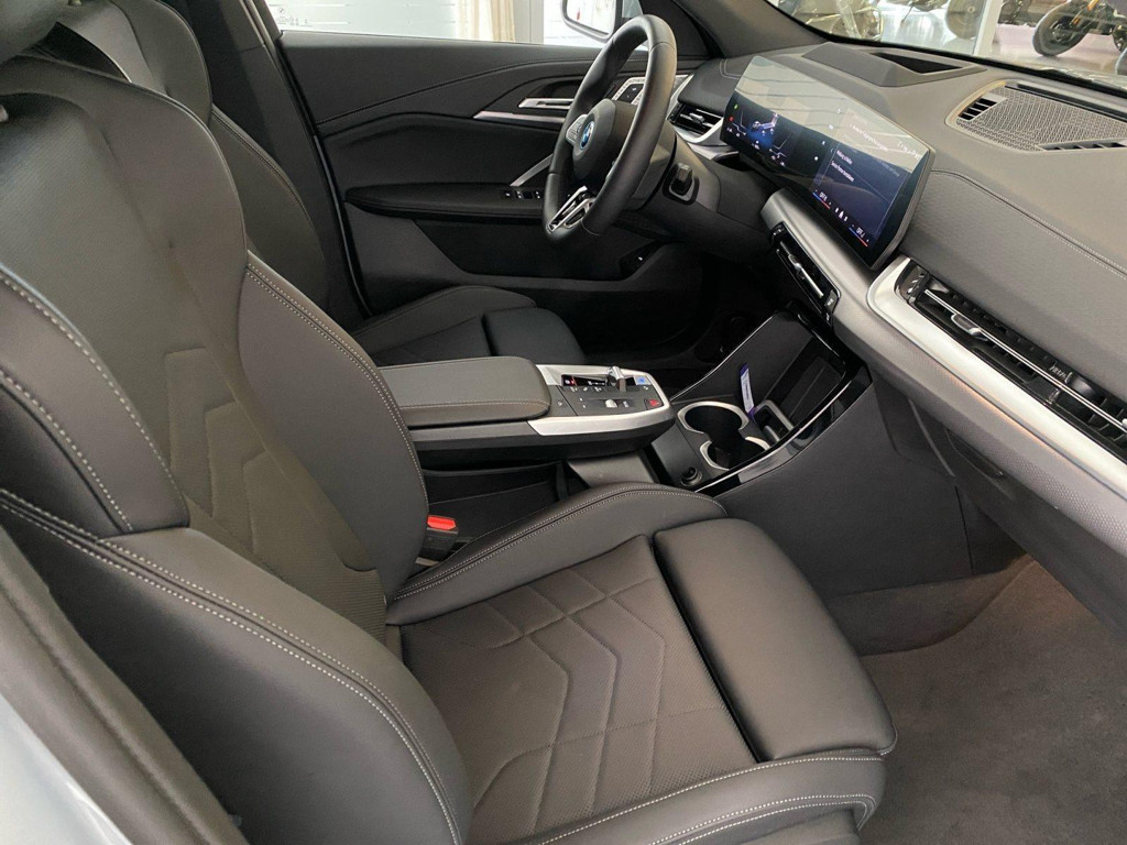 BMW iX2