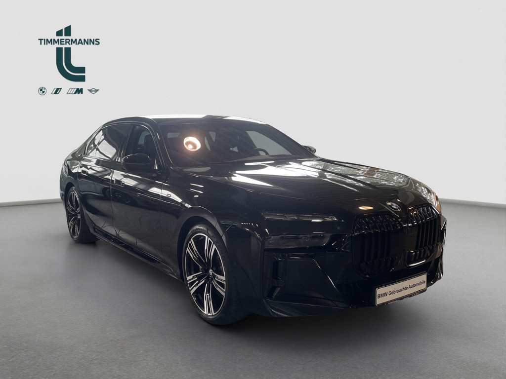 BMW i7