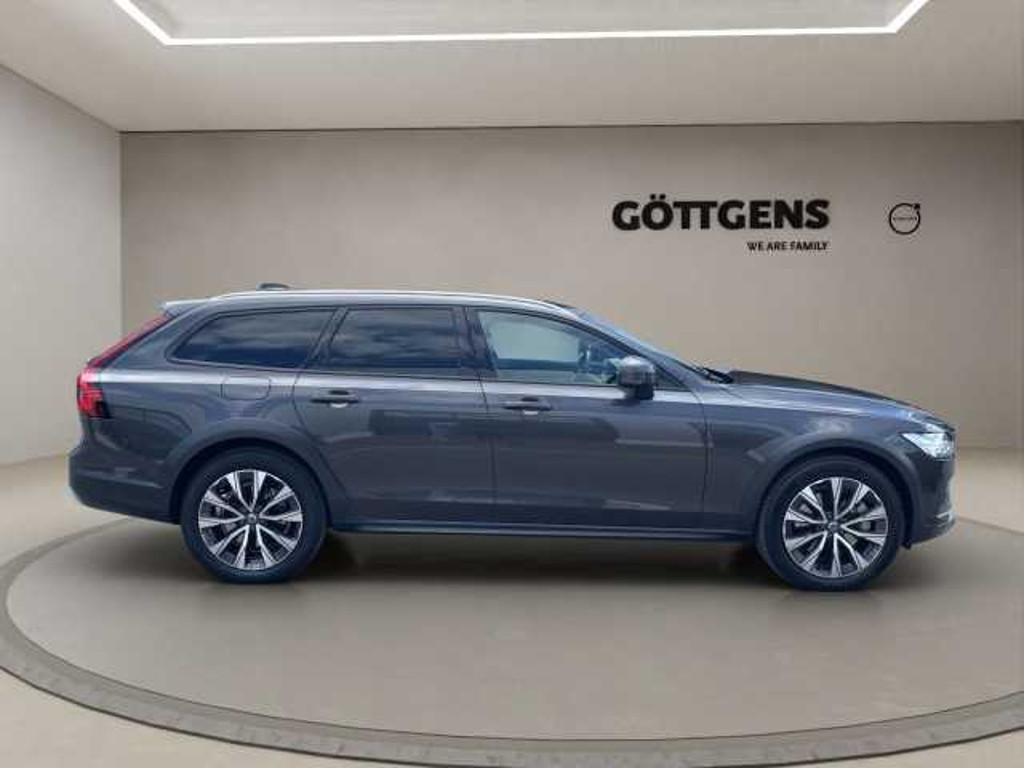 Volvo V90 Cross Country