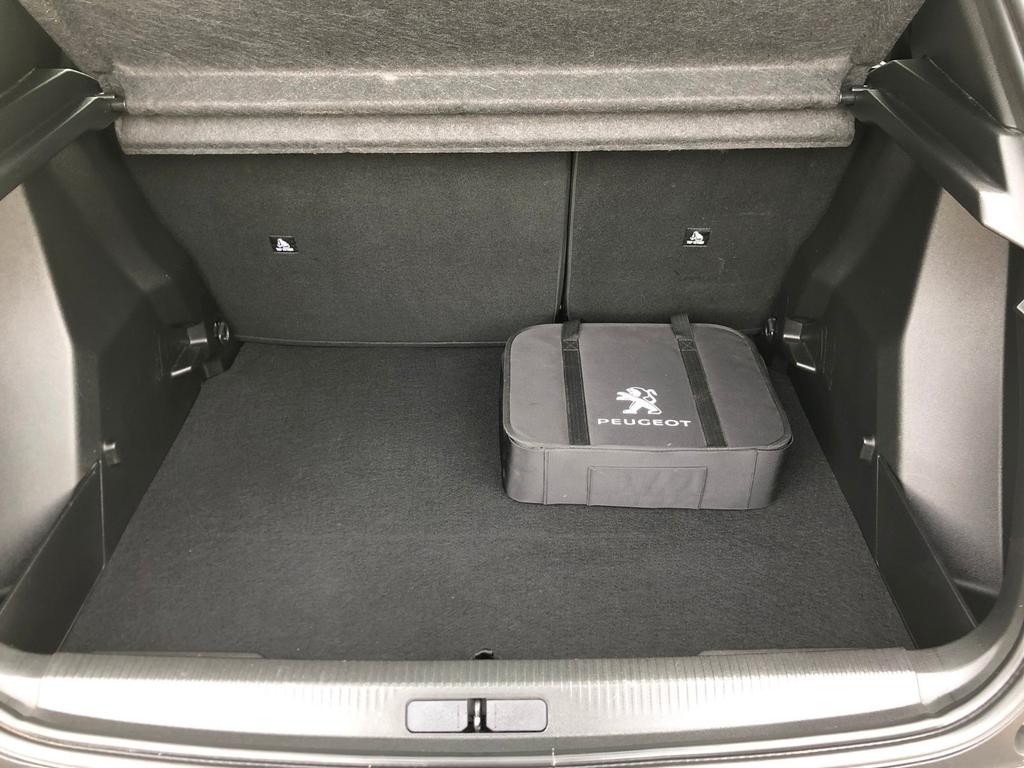 Peugeot e-2008