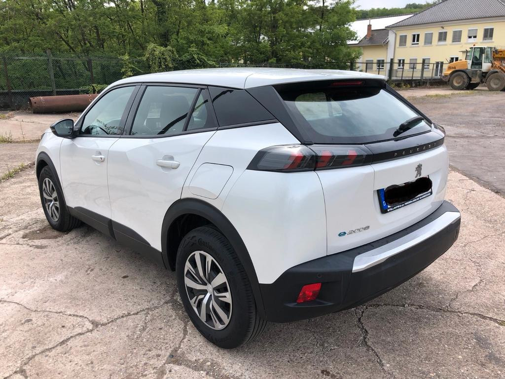 Peugeot e-2008