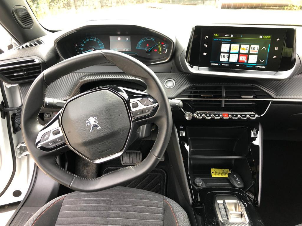 Peugeot e-2008