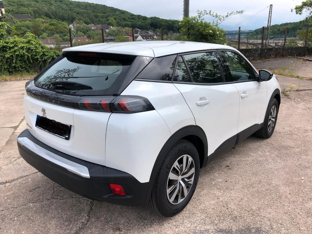 Peugeot e-2008