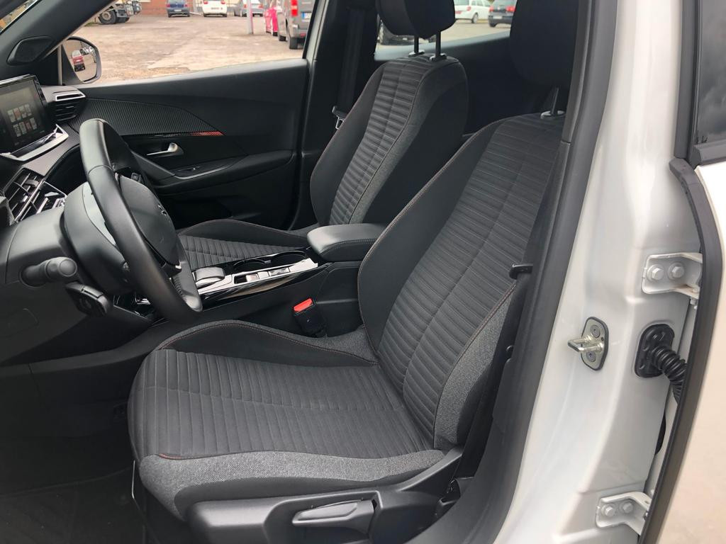 Peugeot e-2008