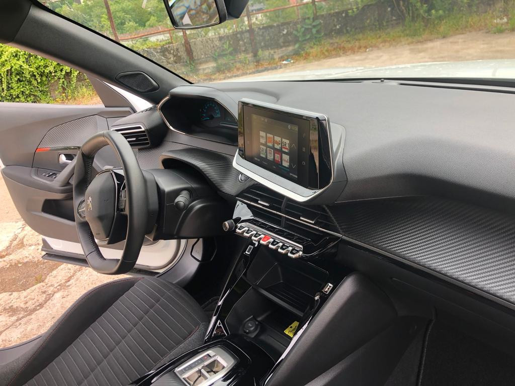 Peugeot e-2008