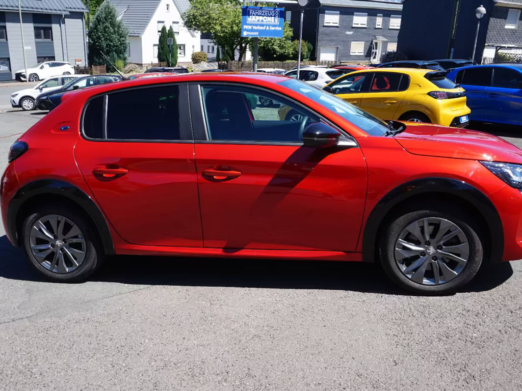 Peugeot e-208