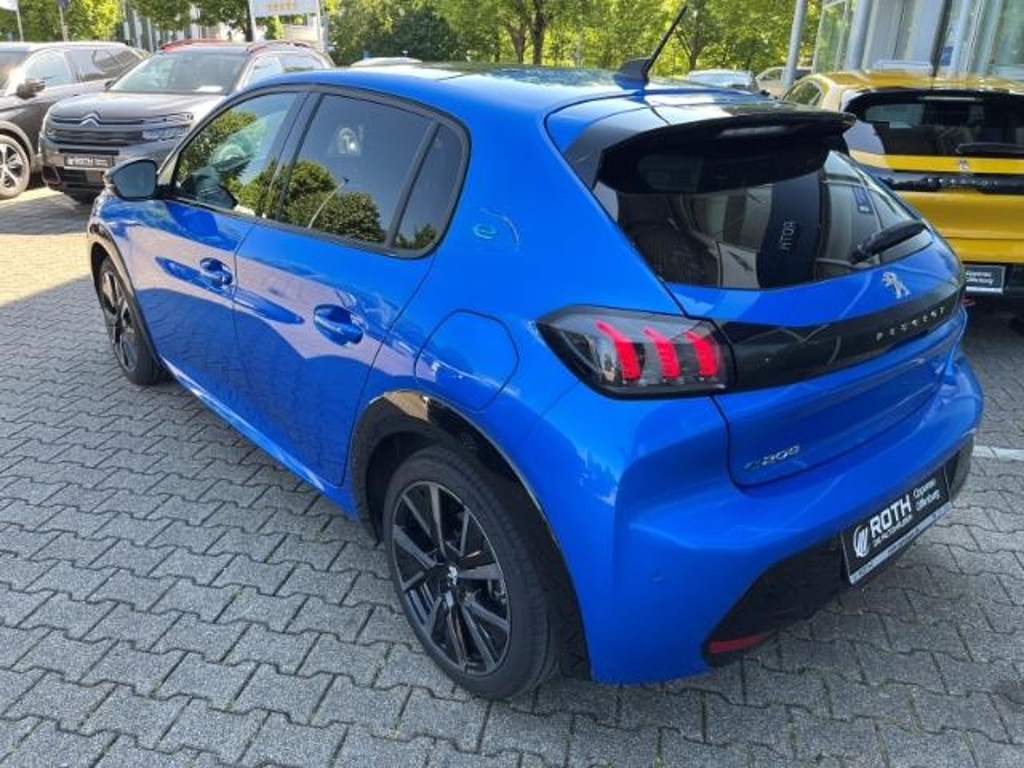 Peugeot e-208