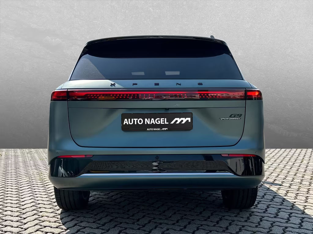 Xpeng G9