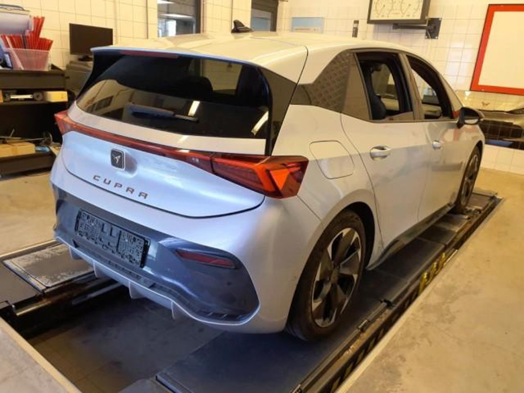 Cupra Born 231PS/82kWh TECH L+PILOT M++CARGO+RKAM+ACC