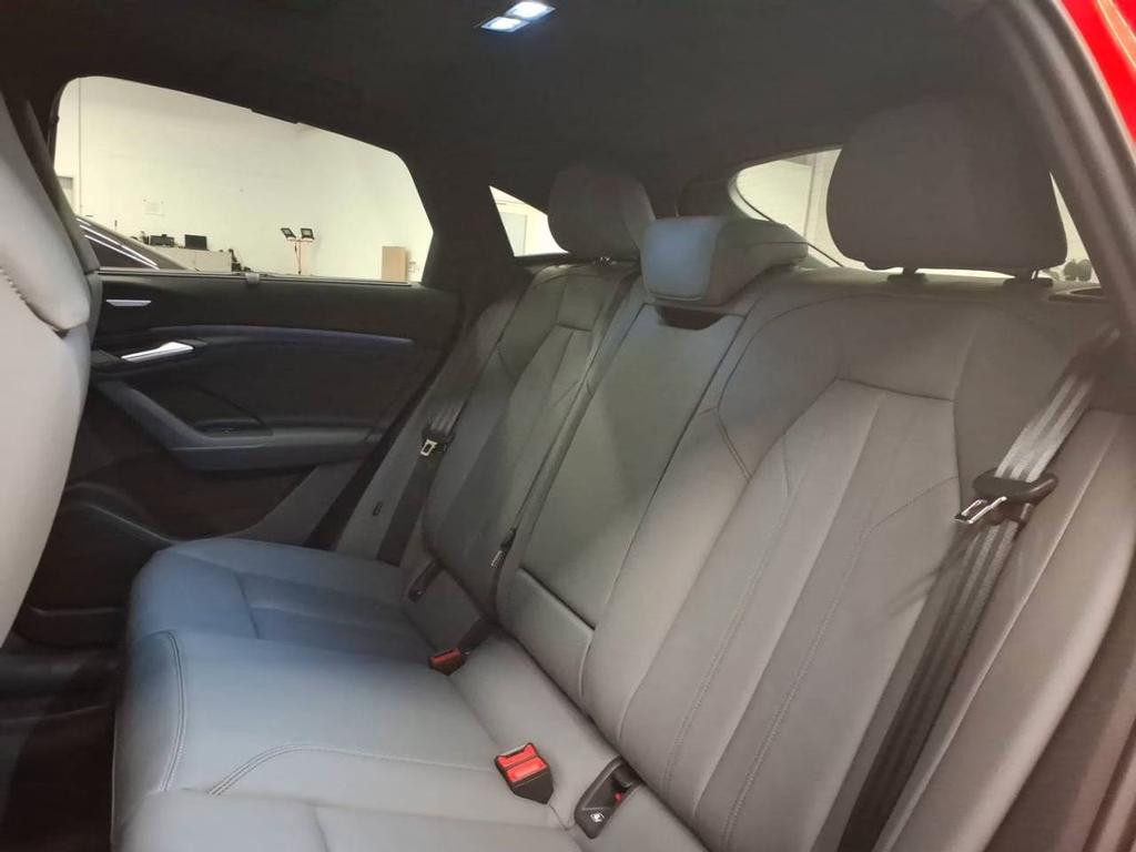 Audi SQ6 e-tron