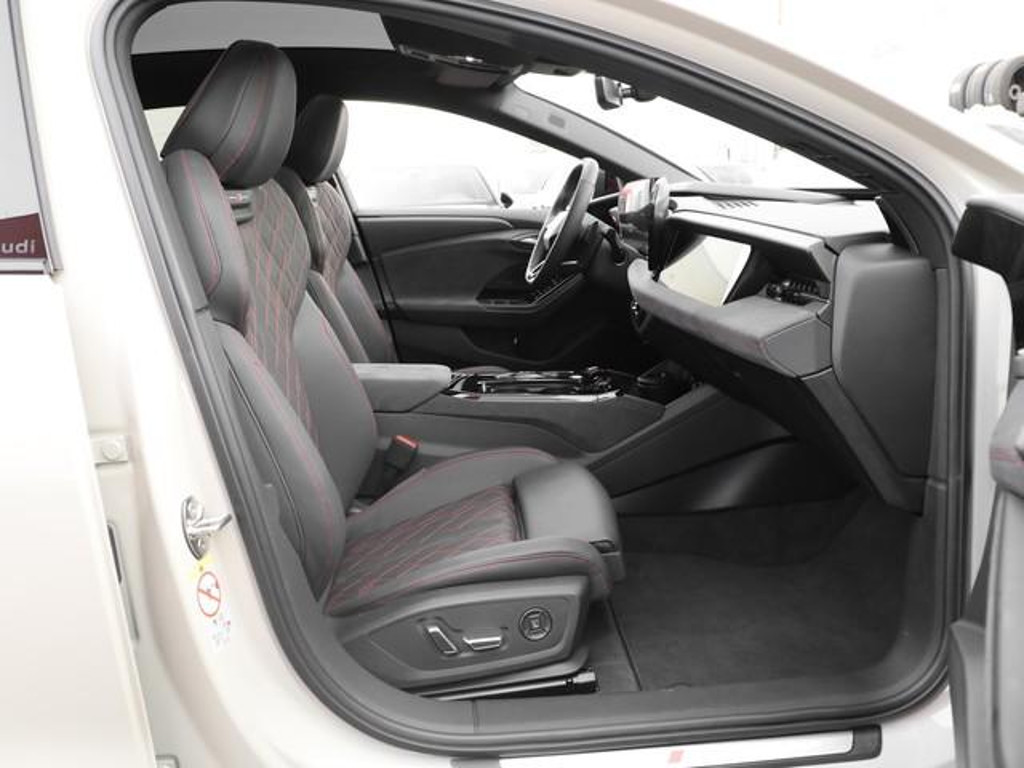Audi S6 e-tron
