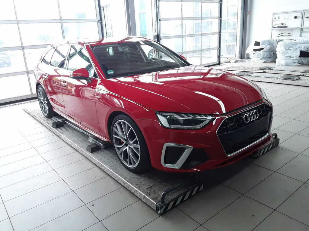 Audi A4 Avant Quattro S-Line 45 TFSI