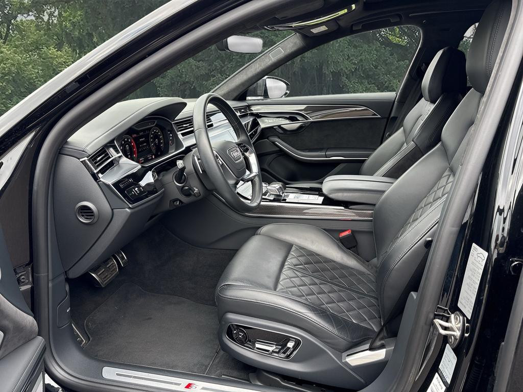 Audi S8