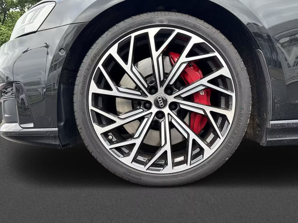 Audi S8