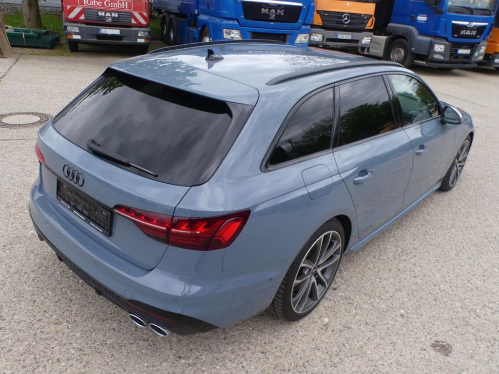 Audi S4
