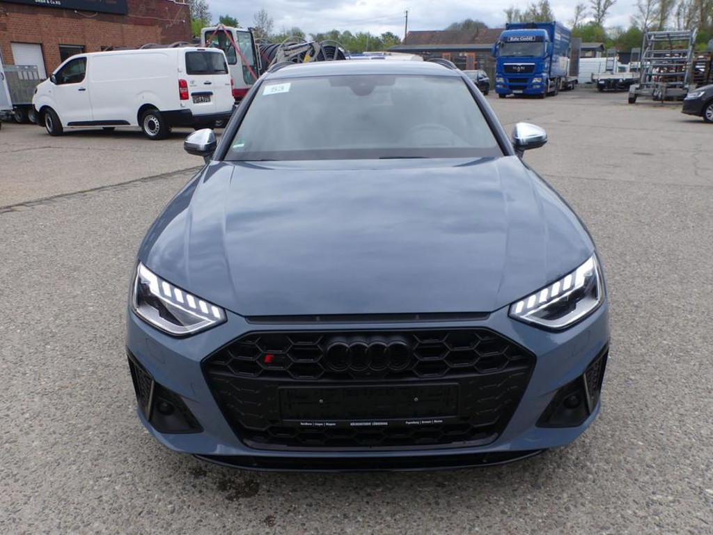 Audi S4