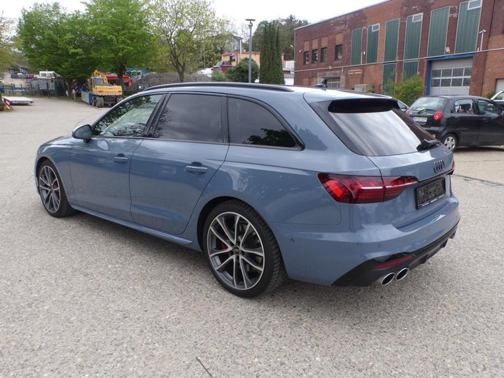 Audi S4