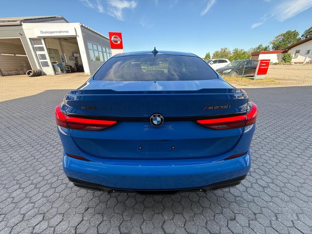 BMW M235