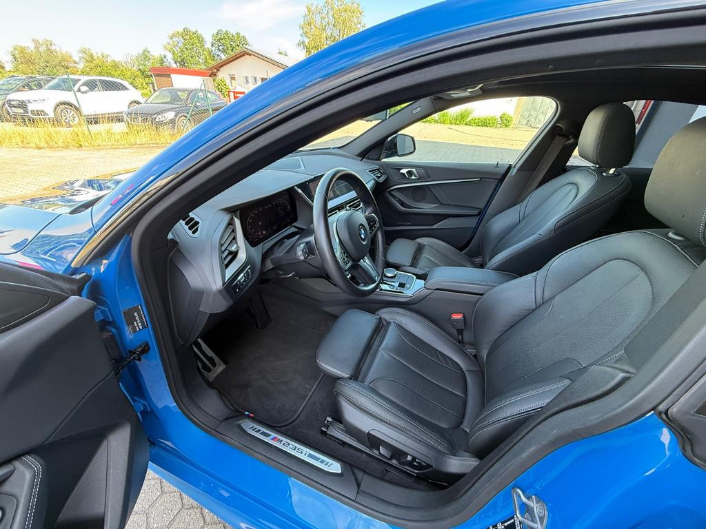 BMW M235