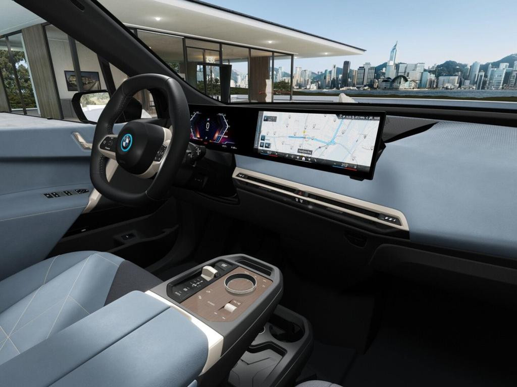 BMW iX