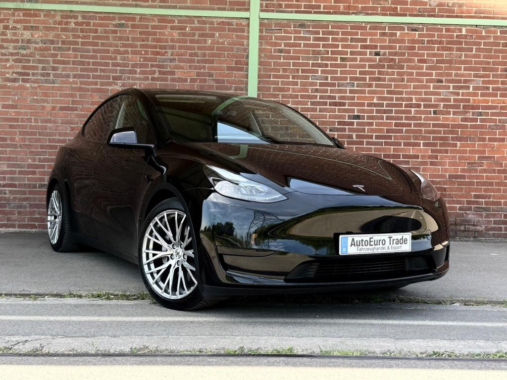 Tesla Model Y RWD Standard Range