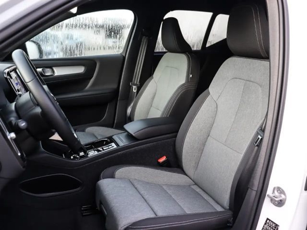 Volvo XC40 Plus Dark