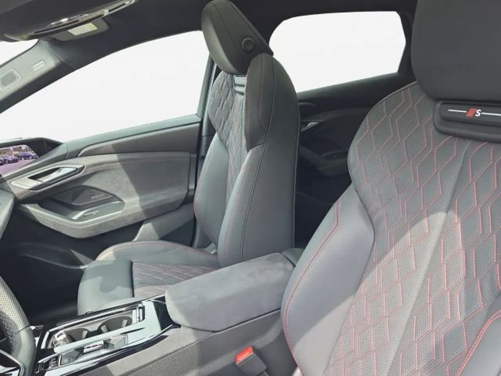 Audi S6 e-tron