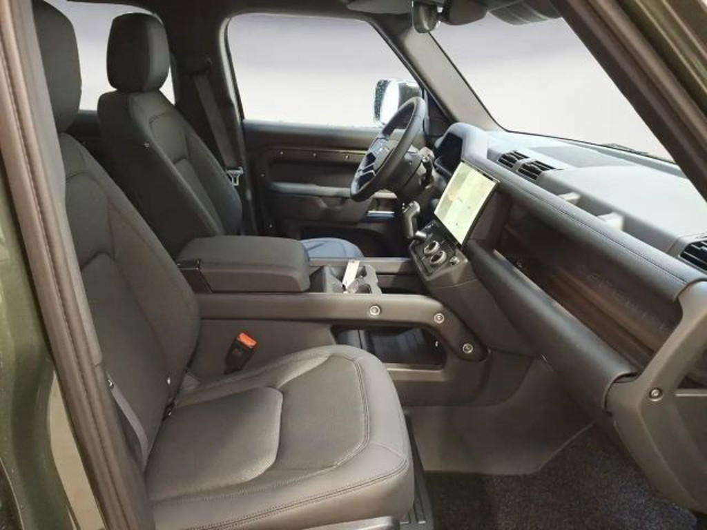 Land Rover Defender Dynamic SE D200 110