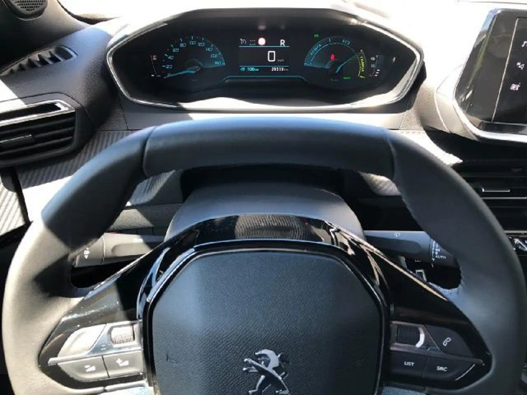 Peugeot e-2008