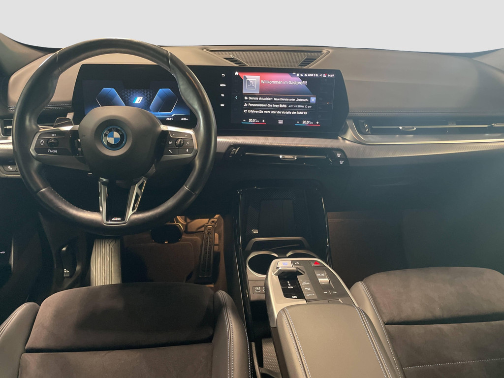 BMW iX1