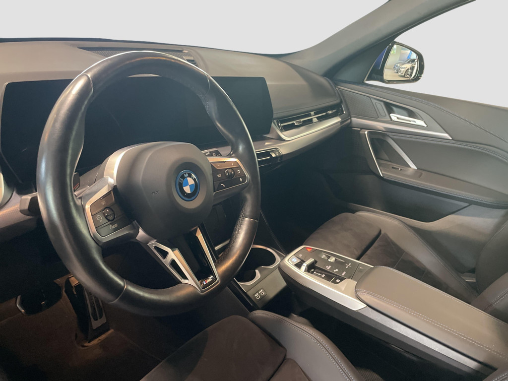 BMW iX1