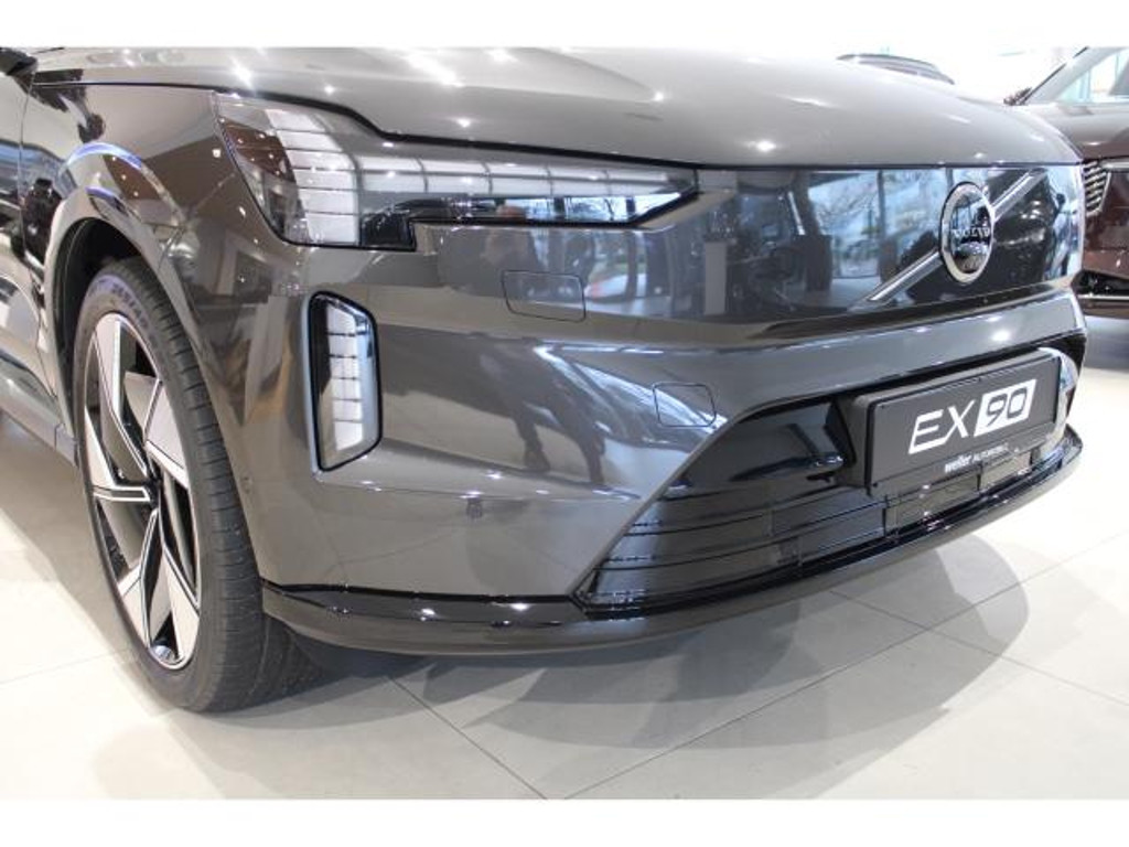 Volvo EX90