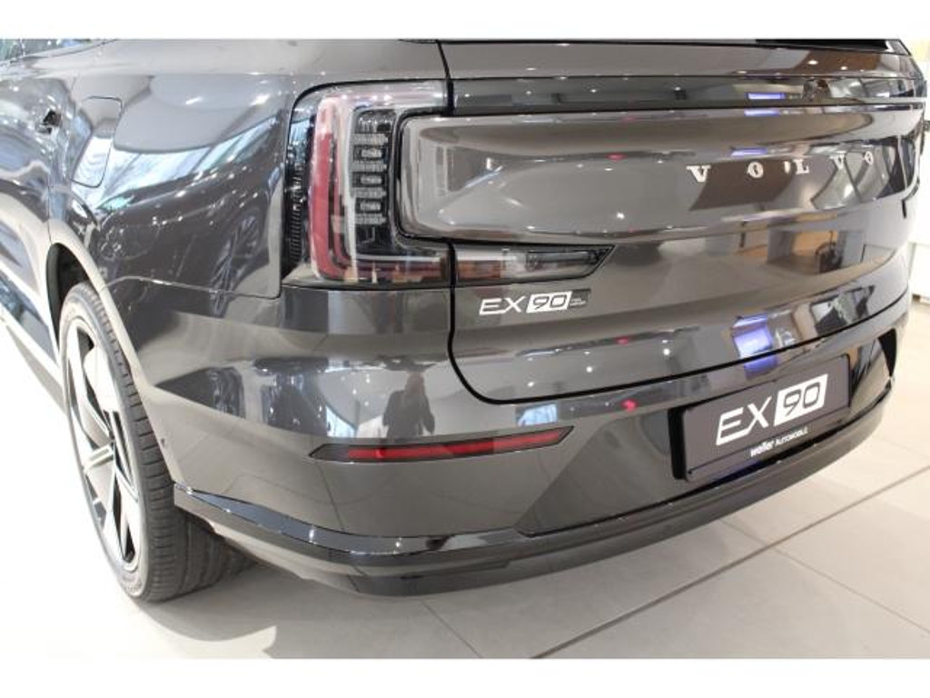 Volvo EX90