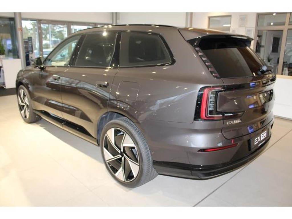Volvo EX90