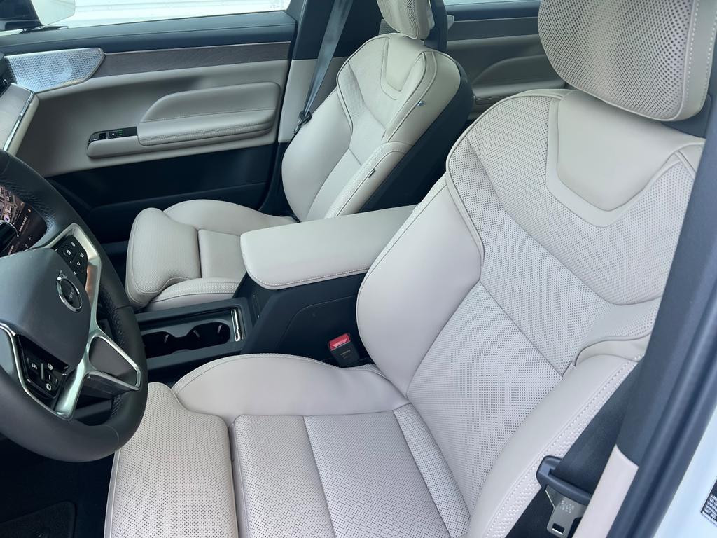Volvo ES90