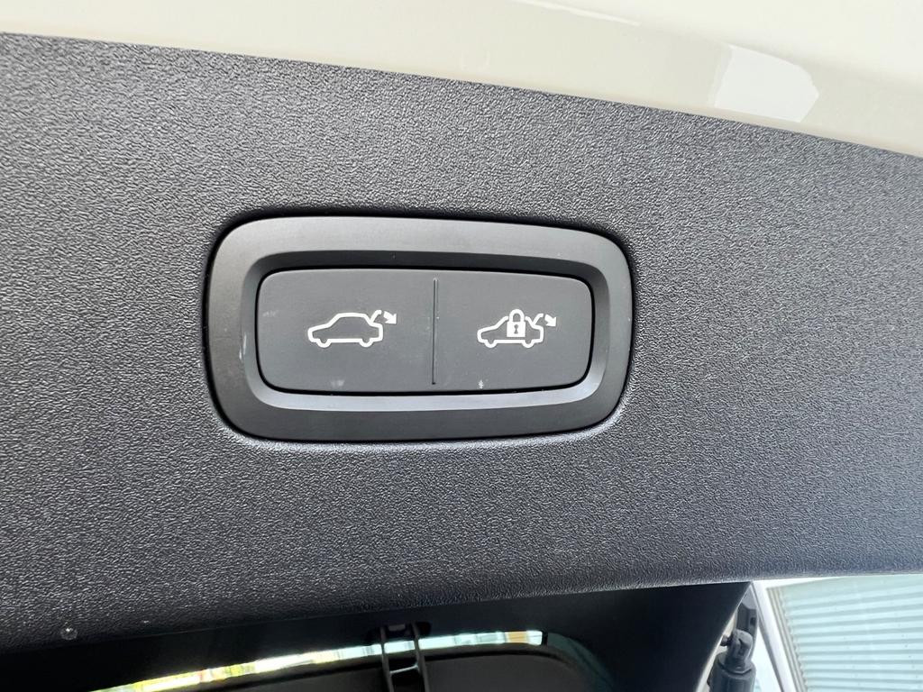 Volvo ES90
