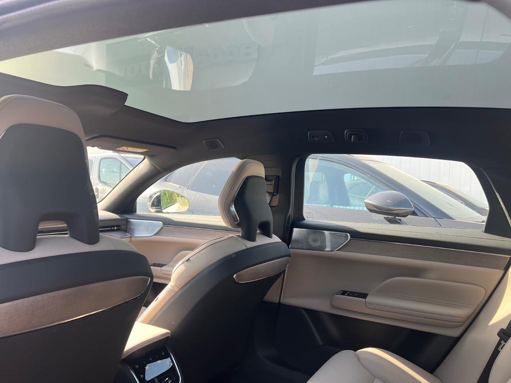 Volvo ES90