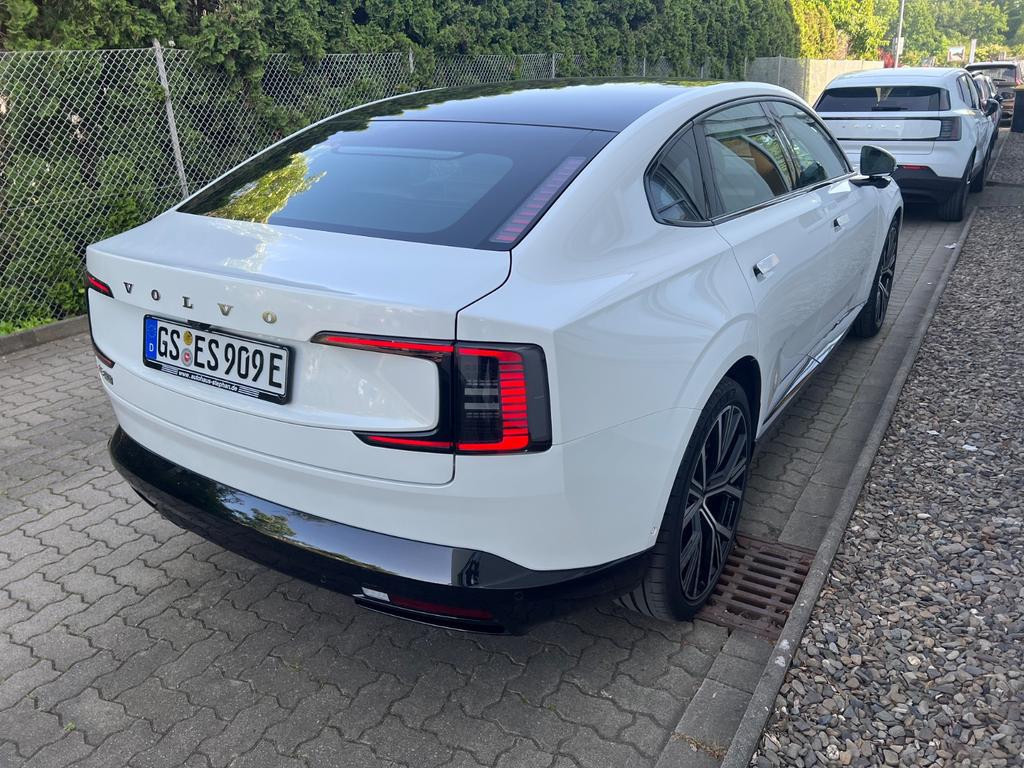 Volvo ES90