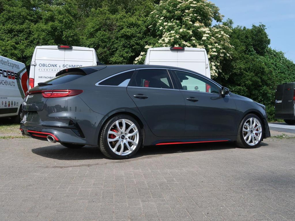 Kia ProCeed