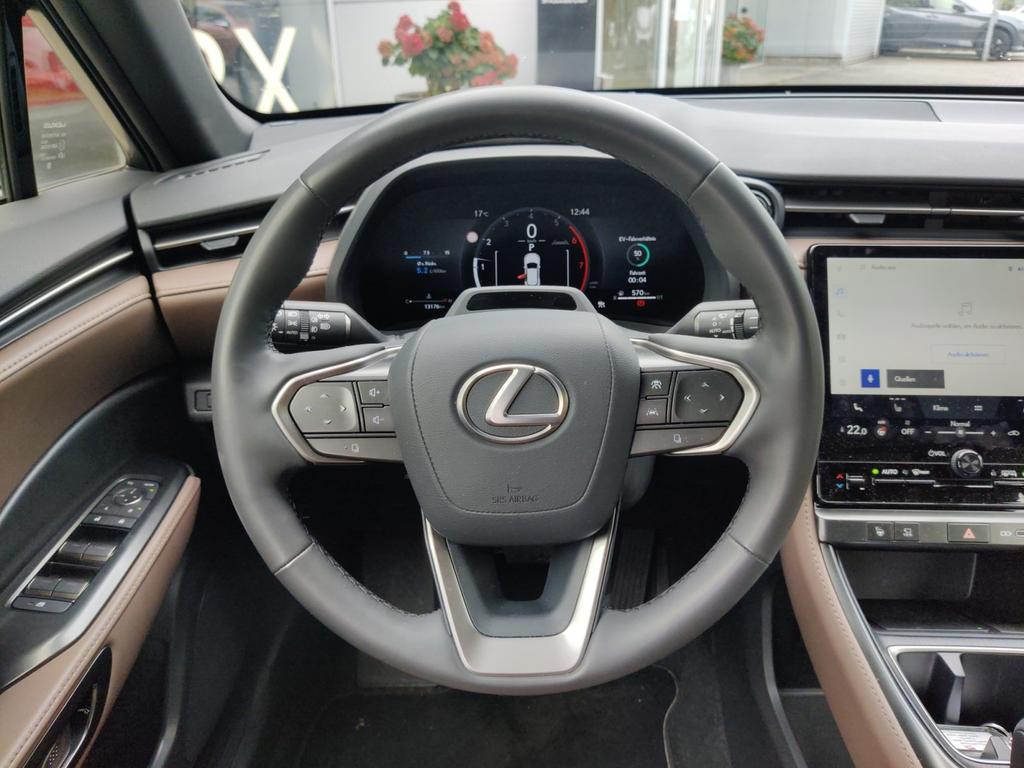 Lexus LBX