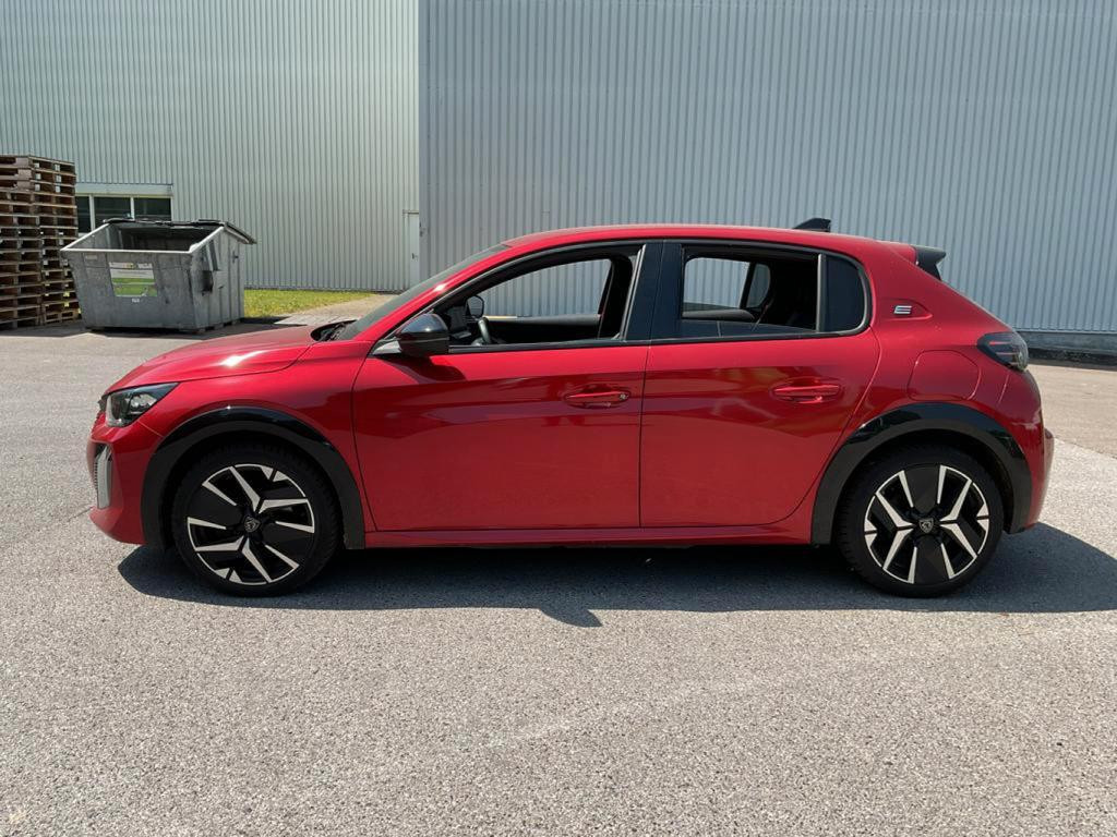 Peugeot e-208