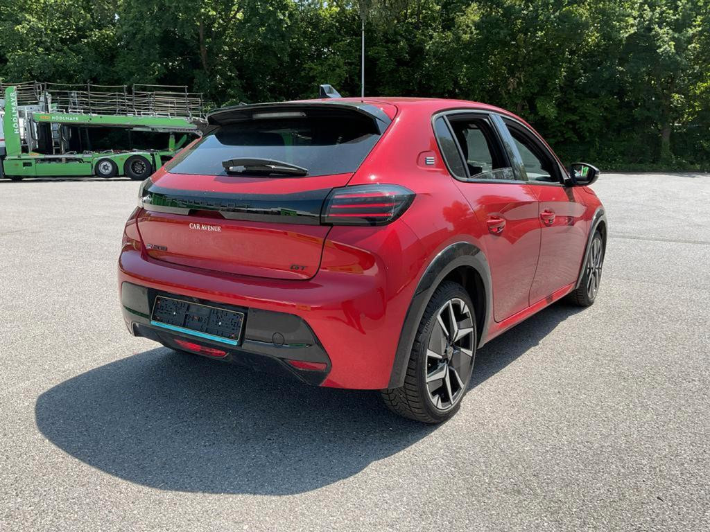 Peugeot e-208