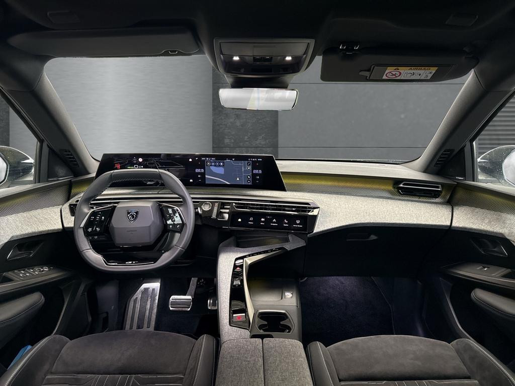 Peugeot E-3008