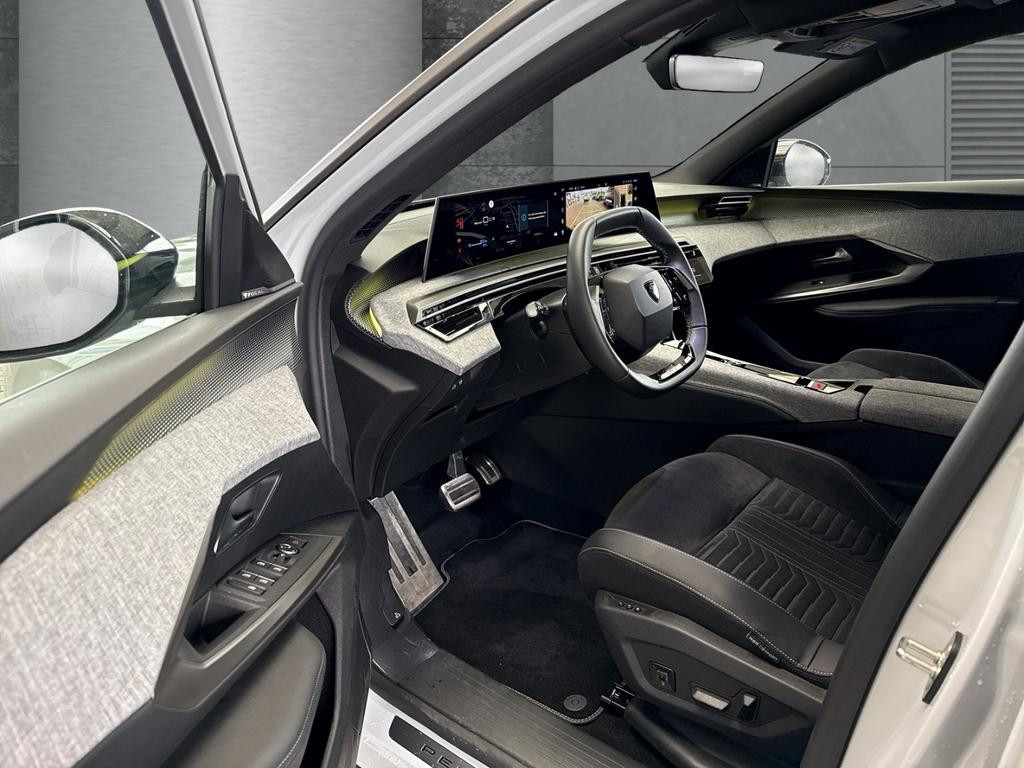Peugeot E-3008