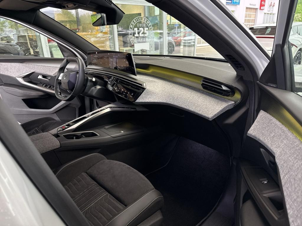 Peugeot E-3008