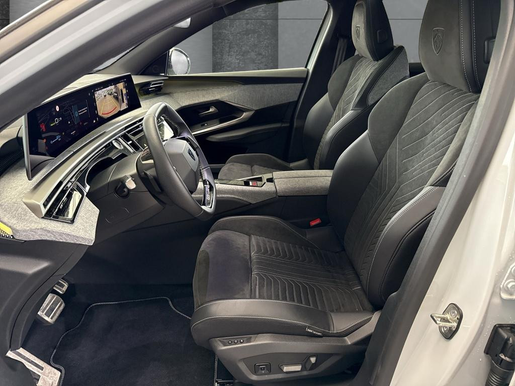 Peugeot E-3008