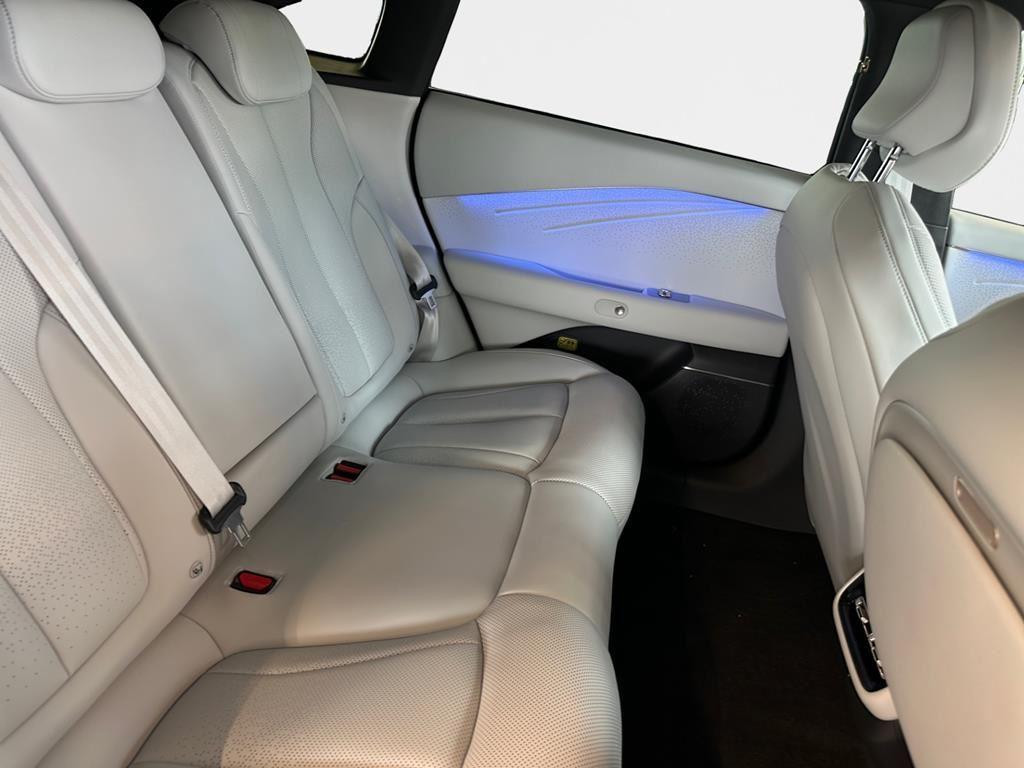Xpeng P7
