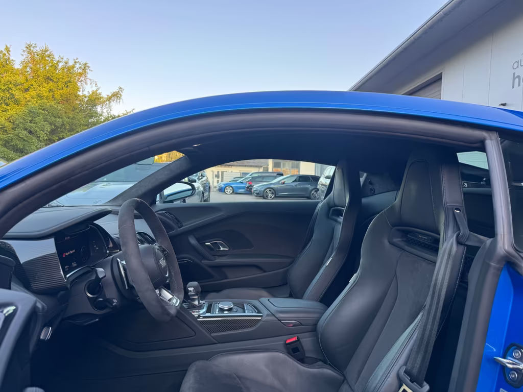 Audi R8