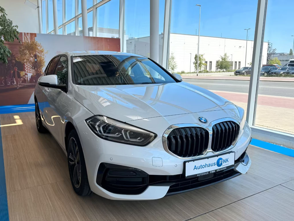 BMW 1 Serie 118 Sport Line Sedan 118d